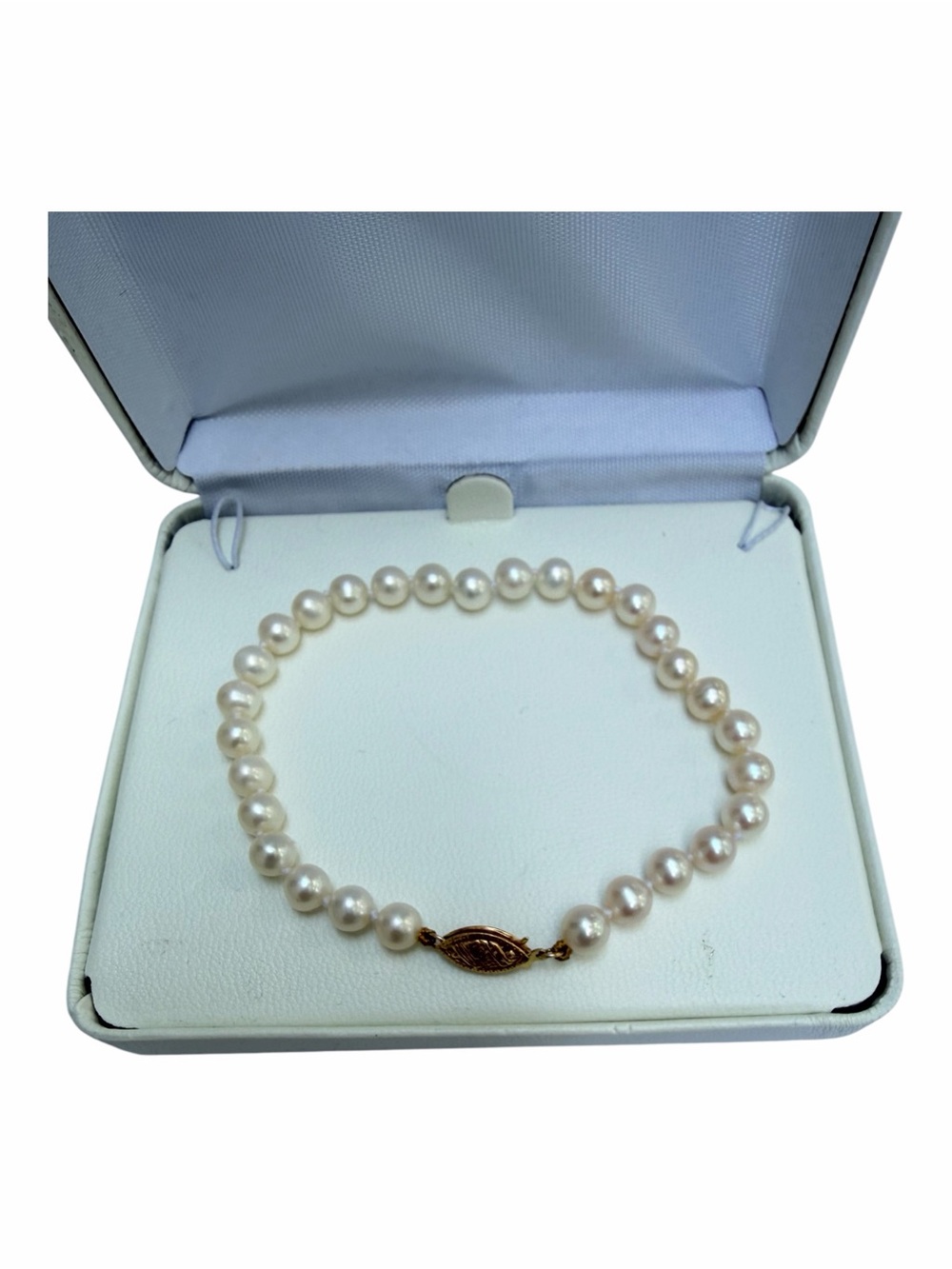 Cultured Pearl Bracelet 14K Yellow Gold Clasp Approx. 7.5”